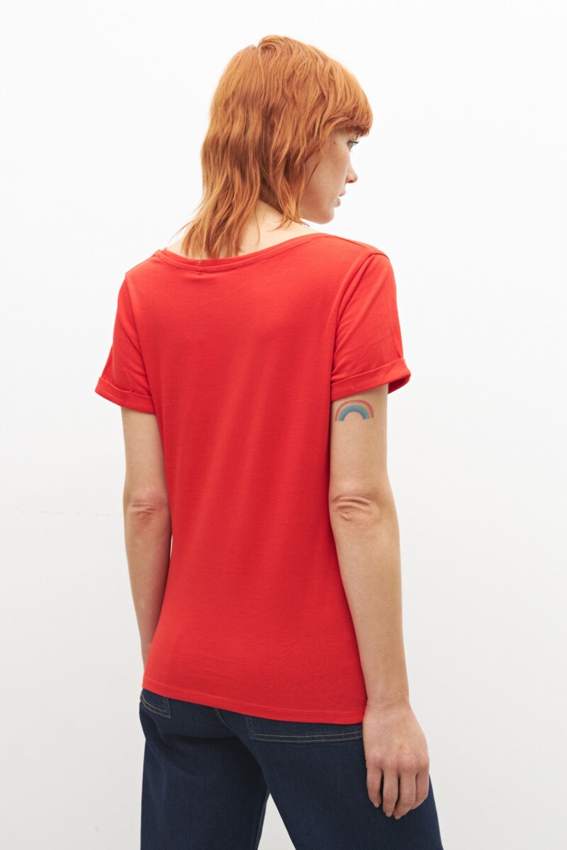 Remera escote en V rojo