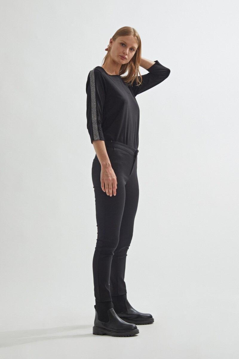 Pantalón chupín negro