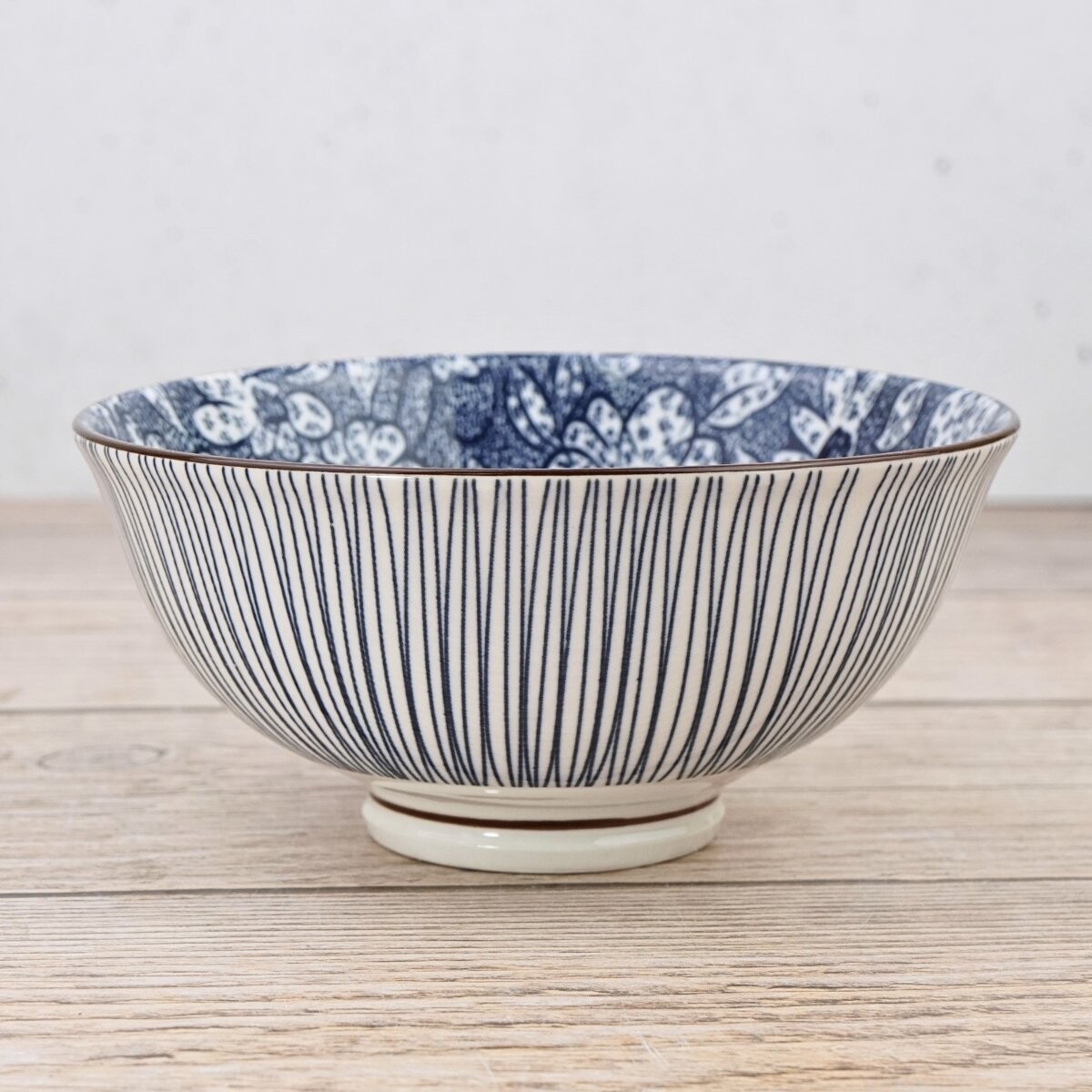 Bowl de ceramica con diseño interior y exterior 