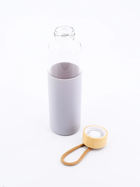 BOTELLA VIDRIO CON BASE SILICONA GRIS