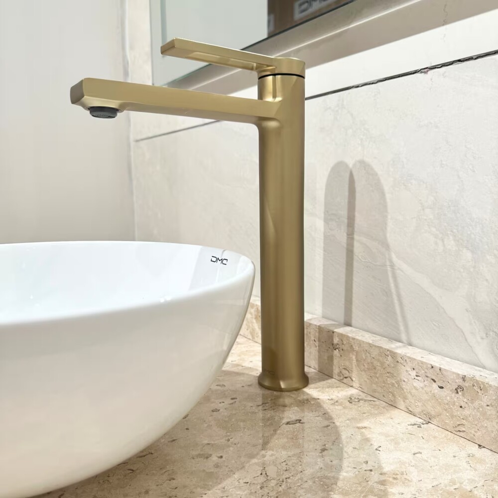 Grifería de lavatorio Monocomando de mesada Alto Elar Oro mate Grifería De Lavatorio Monocomando De Mesada Alto Elar Oro Mate