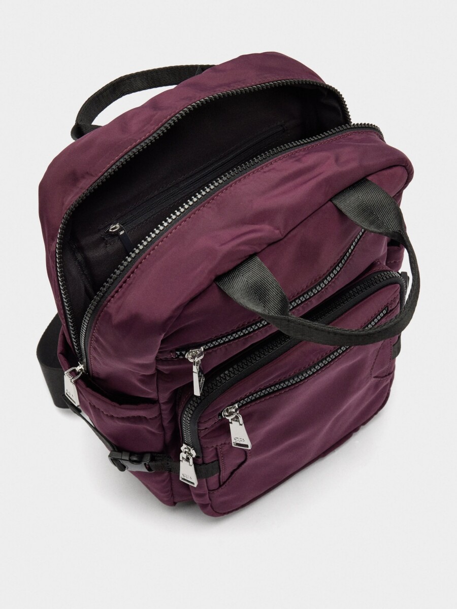 Mochila De Nylon Con Colgante burdeos