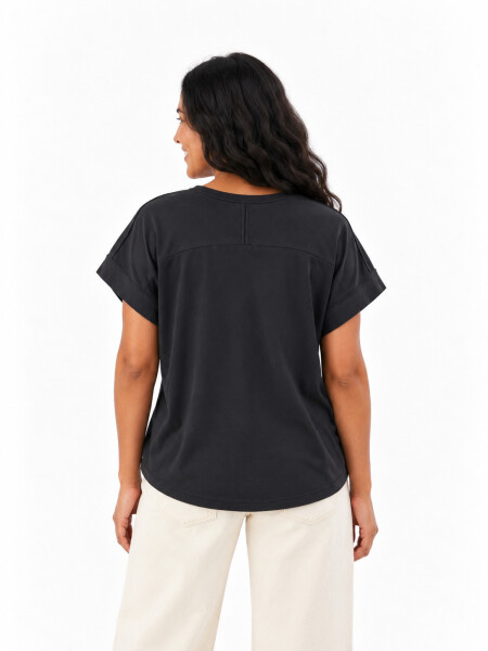 REMERA LIORA NEGRO.