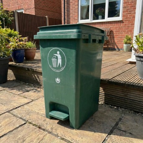 CONTENEDOR DE BASURA 30 LITROS Contenedor de Basura 30 Litros Verde