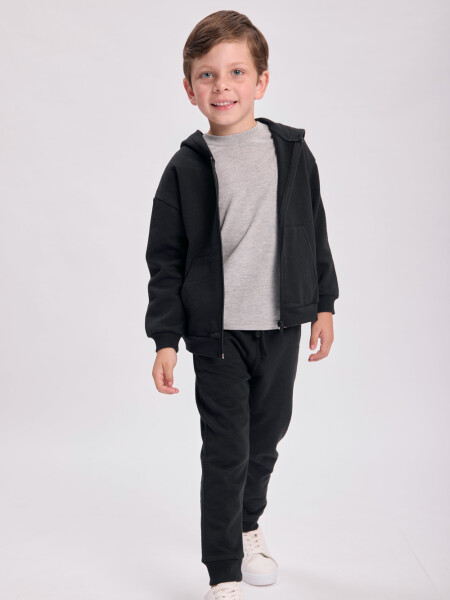 Campera deportiva básica Negro