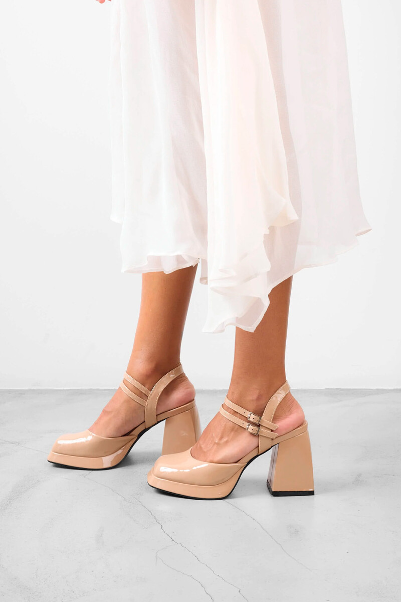 TACON SUMA Nude