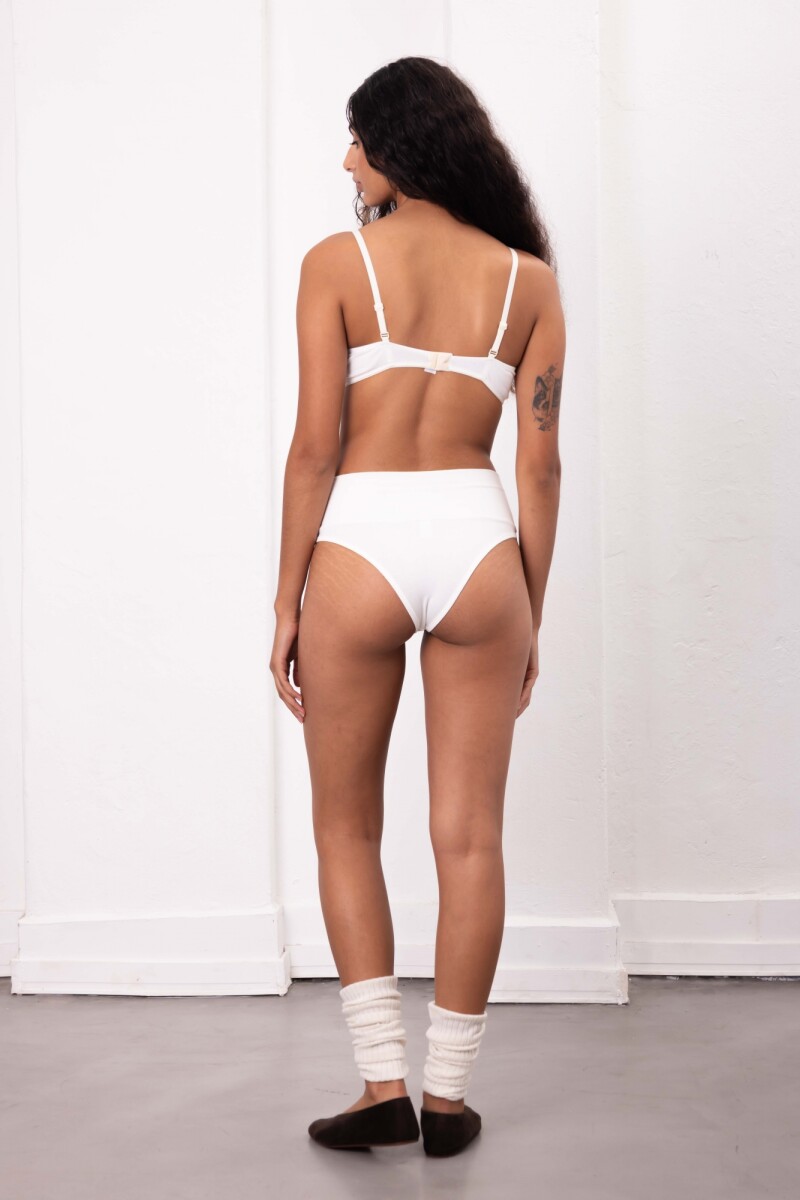Culotte Gracia – Algodón suave con faja en cintura, calce delicado Crema