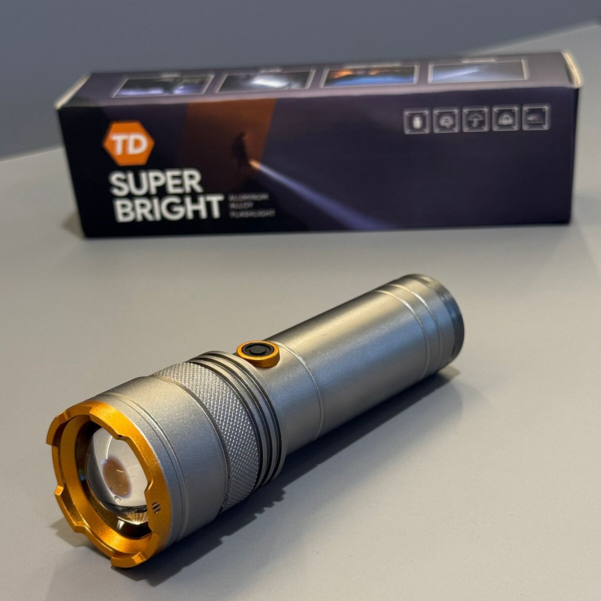 Linterna Tactica De Mano Led 