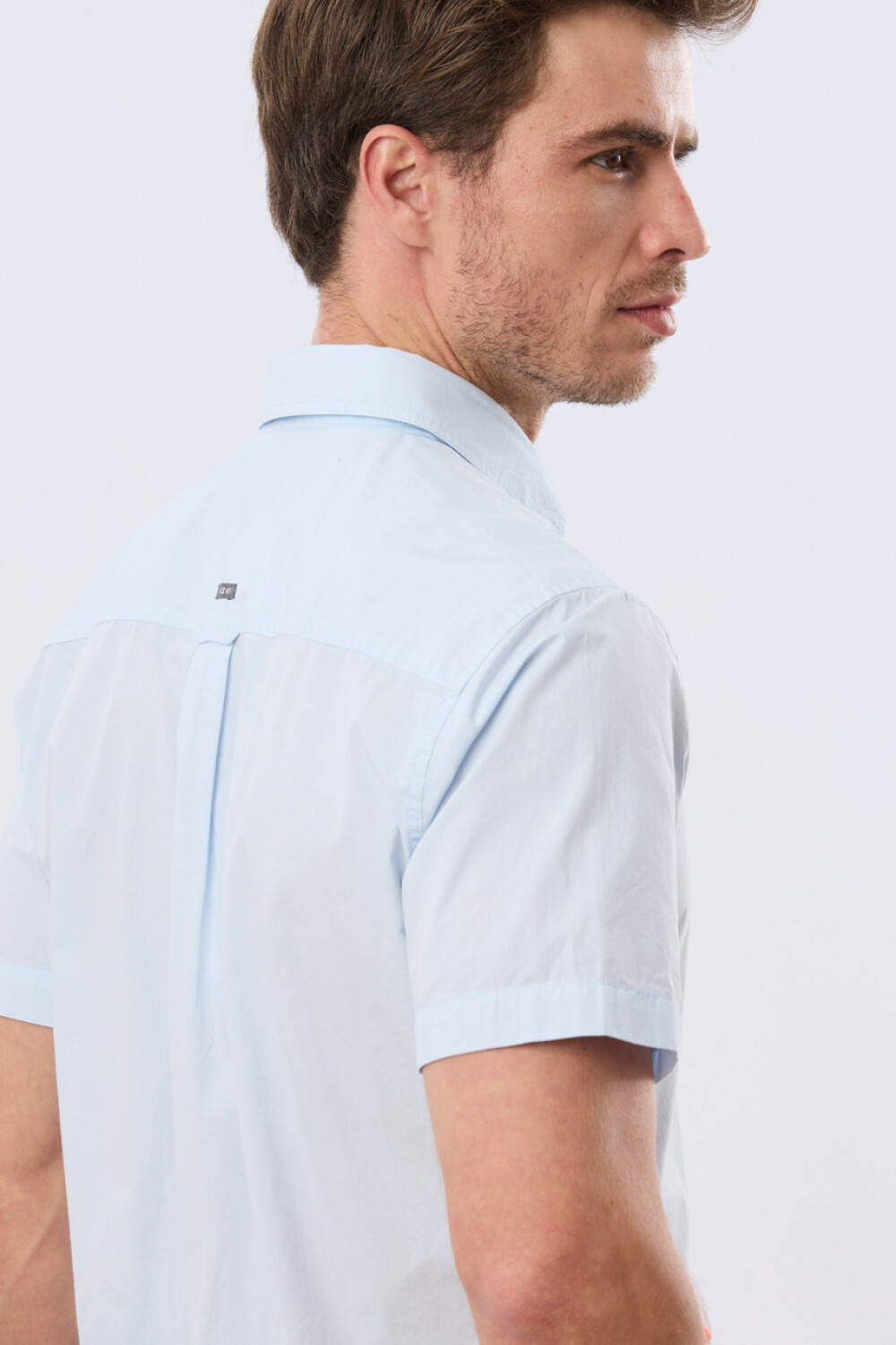 CAMISA LISA DE ALGODÓN Celeste