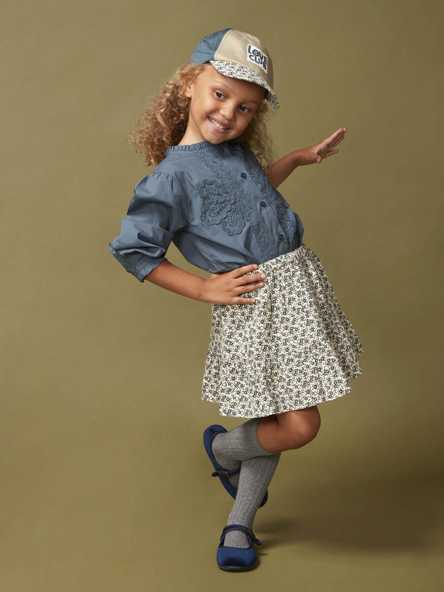 Blusa Con Bordado Petroleo