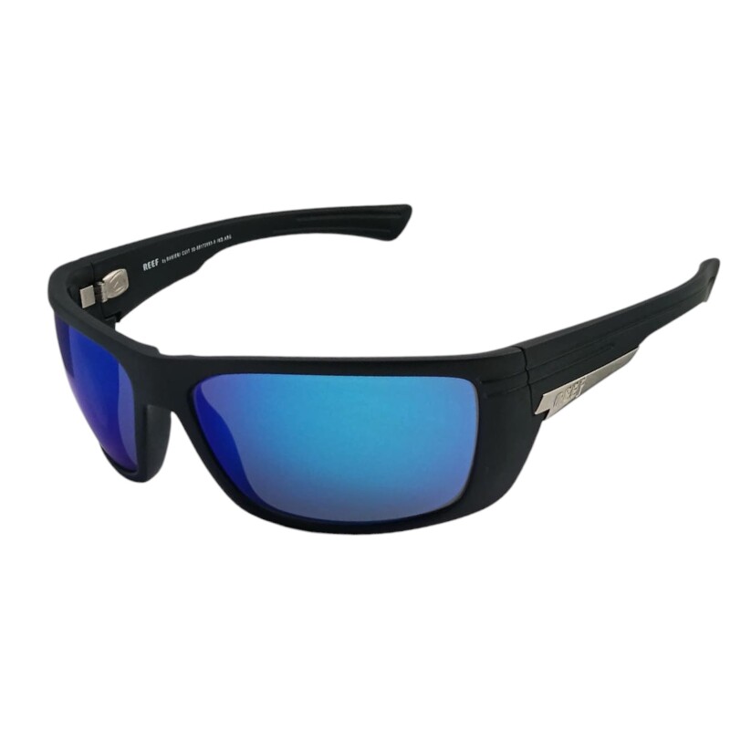 RG017720 negrouniforme