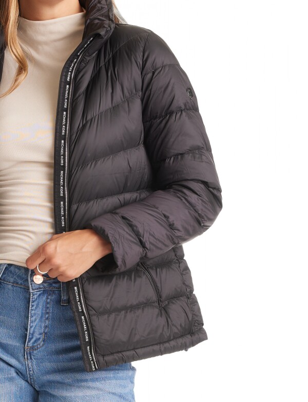 Campera Plumas Packable NEGRO