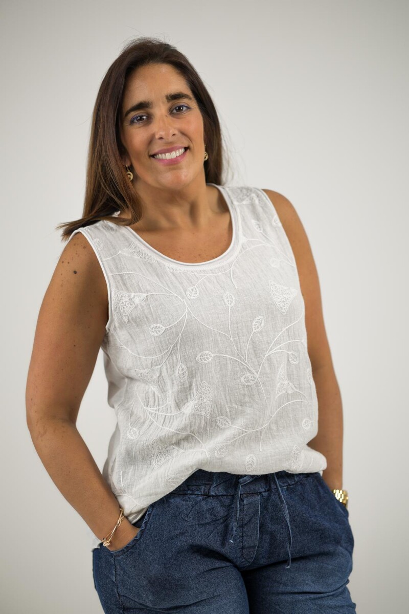 Musculosa bordada básica blanca 
