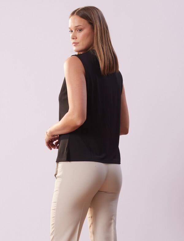 Blusa Cuello Volcado NEGRO