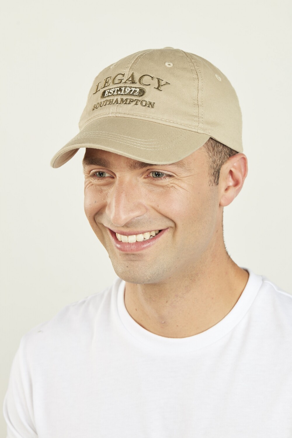 Gorro Bordado Beige