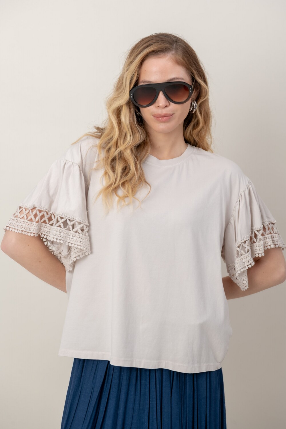 REMERA DHARA Beige