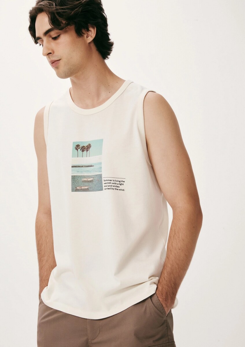 MUSCULOSA CON ESTAMPA - BEIGE 