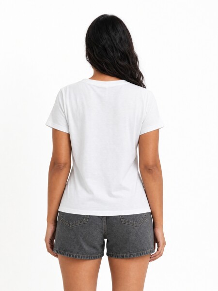 REMERA NALE BLANCO.