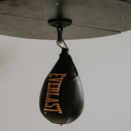 Bolsa Pera de Boxeo Everlast Elite 9x6" Negro y Dorado