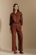 Pantalón con Pliegues. Pantalón con Pliegues.