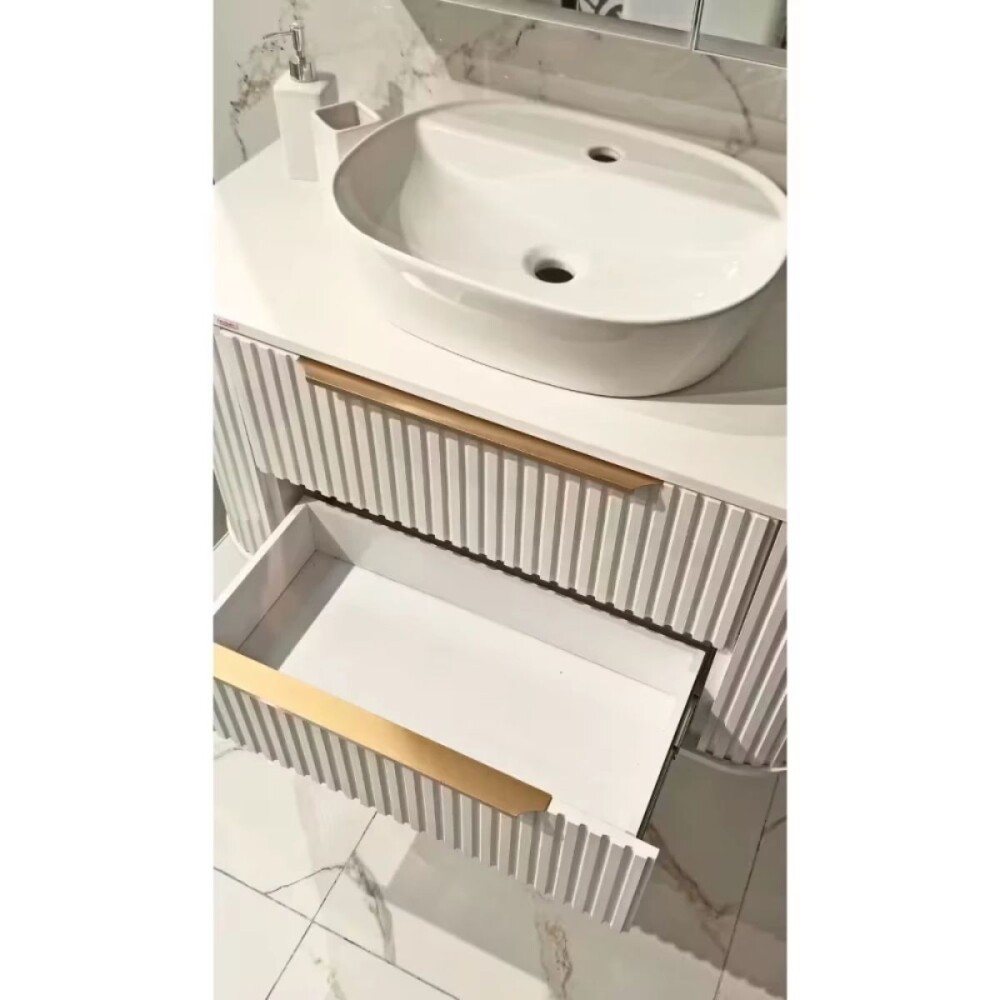 Mueble de baño Alice Suspendido 100cm Blanco con bacha de loza y botiquín Gabriela 90cm Blanco Mueble De Baño Alice Suspendido 100cm Blanco Con Bacha De Loza Y Botiquín Gabriela 90cm Blanco