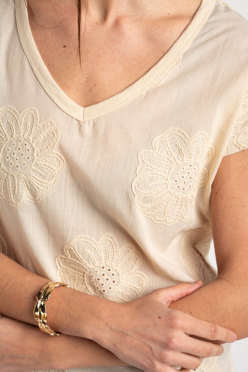Remera Bordada Alodón Flame Beige