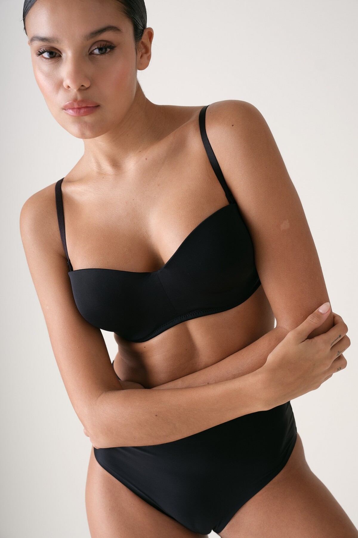 Strapless Invisible Negro