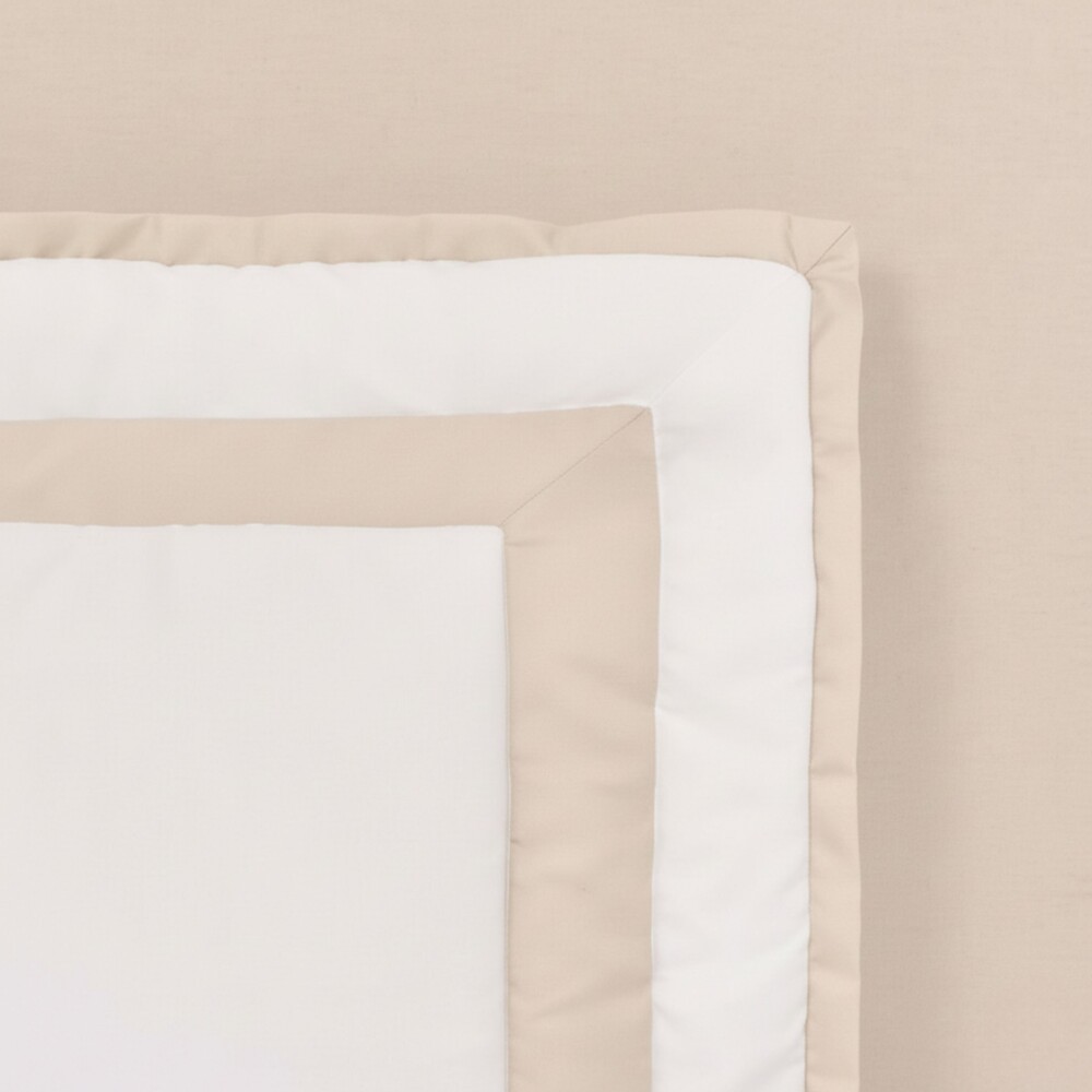 Acolchado Queen 290x250 Finezza 400 hilos - Pilar Blanco y Beige