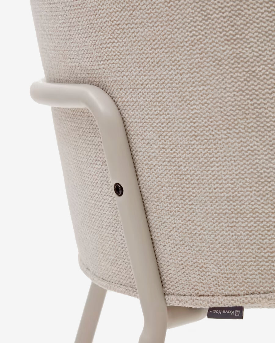 Silla Yunia beige con patas de acero con acabado pintado beige