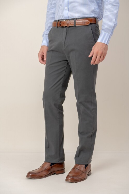 Pantalón gabardina classic fit Gris
