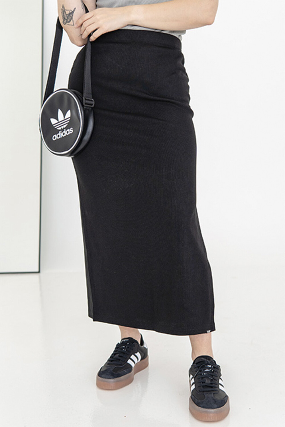 Falda Pulau Shady Negro