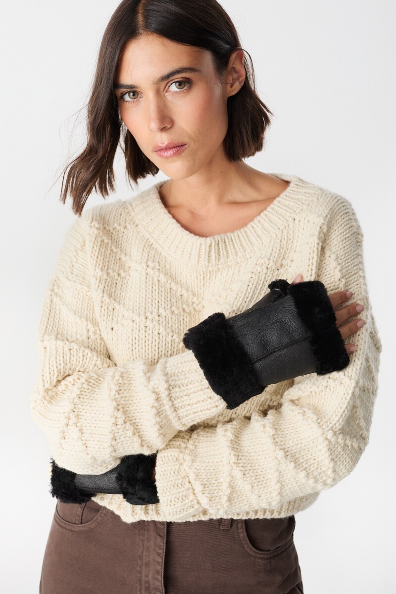 Sweater Crop Crudo