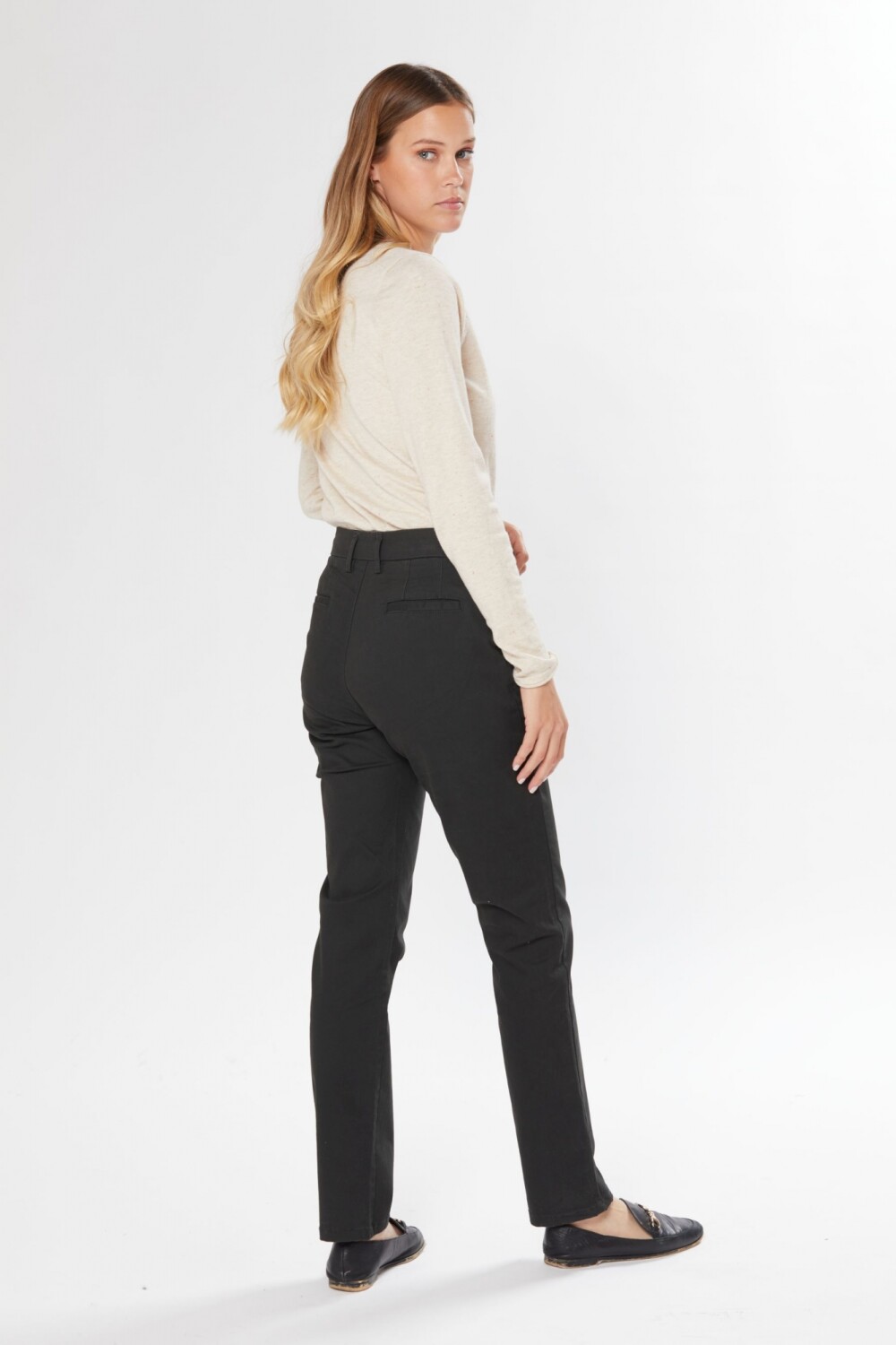 PANTALÓN CLÁSICO CON SPANDEX Negro