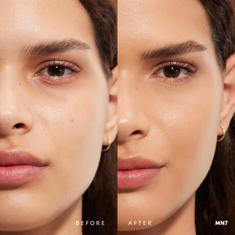 Base de Maquillaje Yves Saint Laurent All Hours Glow Foundation MN7 25ml Base de Maquillaje Yves Saint Laurent All Hours Glow Foundation MN7 25ml