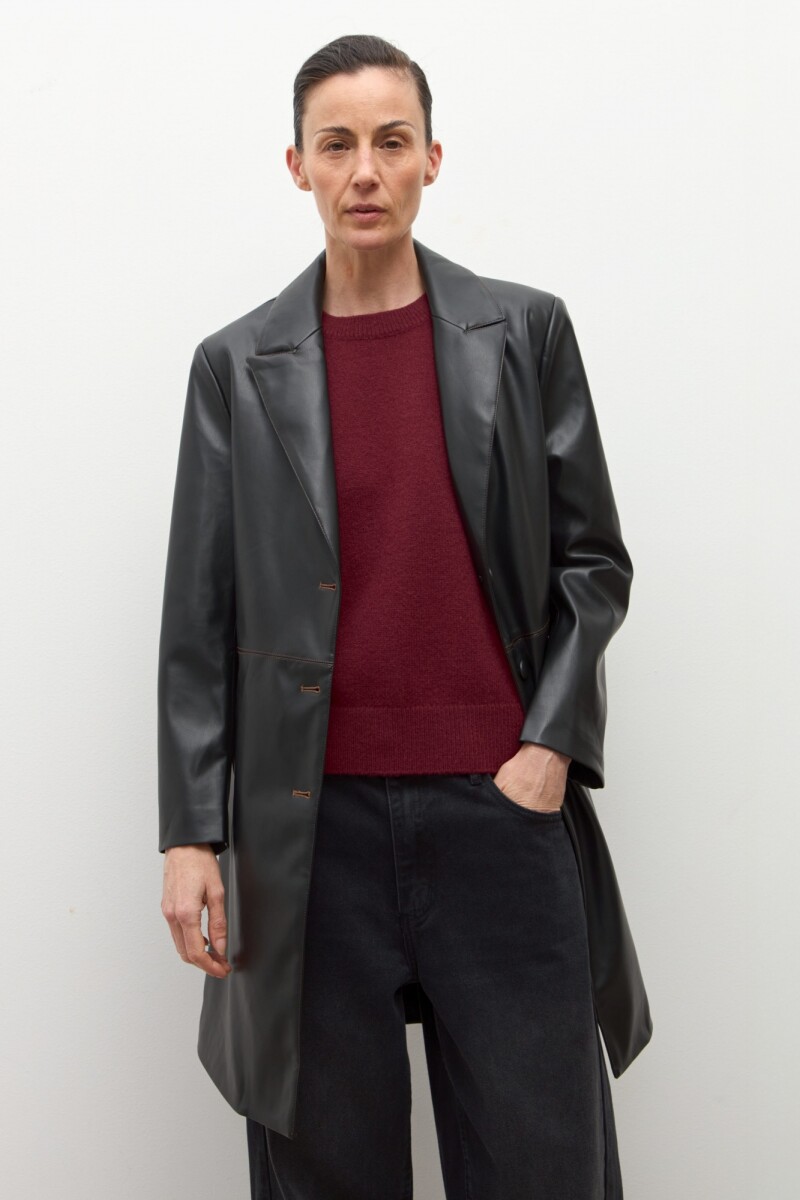 Blazer eco cuero pespuntes negro