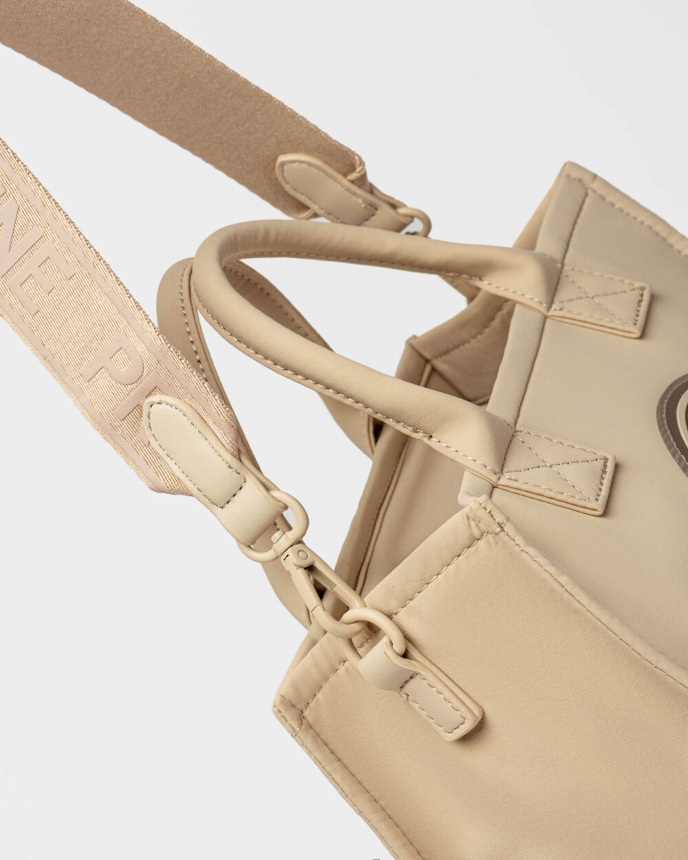 Cartera de mano Elena en nylon Vison