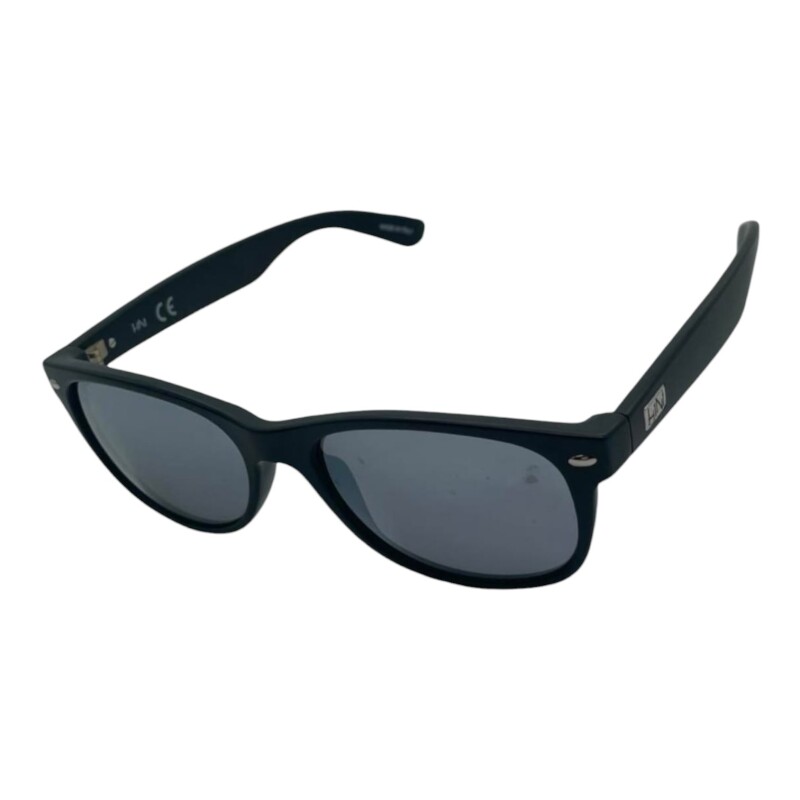 HN034320 negrouniforme