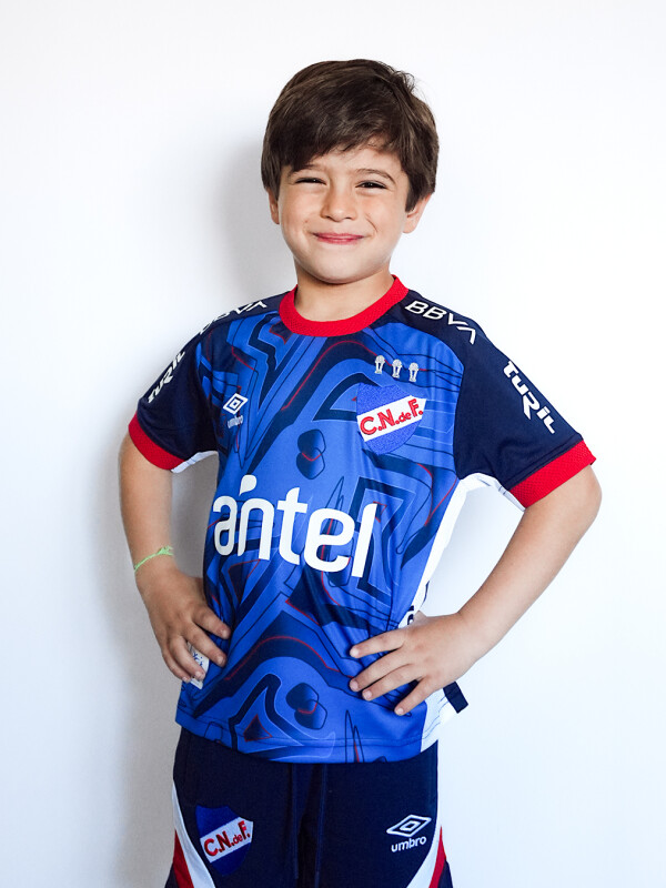 CAMISETA GOLERO OFICIAL 2025 Nacional Junior Skuba, Azul Marino, Blanco