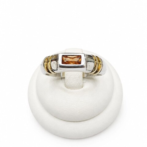 Anillo con piedra Zirconia Ambar Anillo con piedra Zirconia Ambar