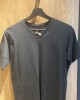Remera Escote V Con Puño Negro