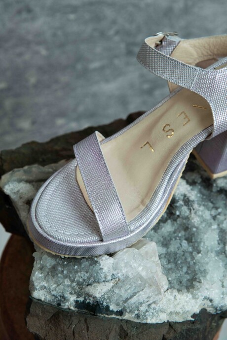 None Bridal Heels Lila