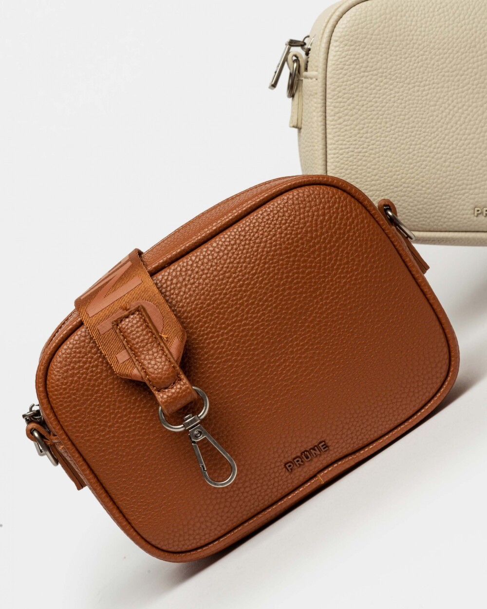 Mini Bag Adisa En Efecto Cuero Graneado Cuoio