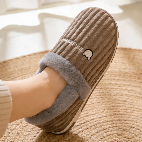 Pantuflas Peluche Unisex Antidesliz Suela Gruesa Invierno Marrón Claro