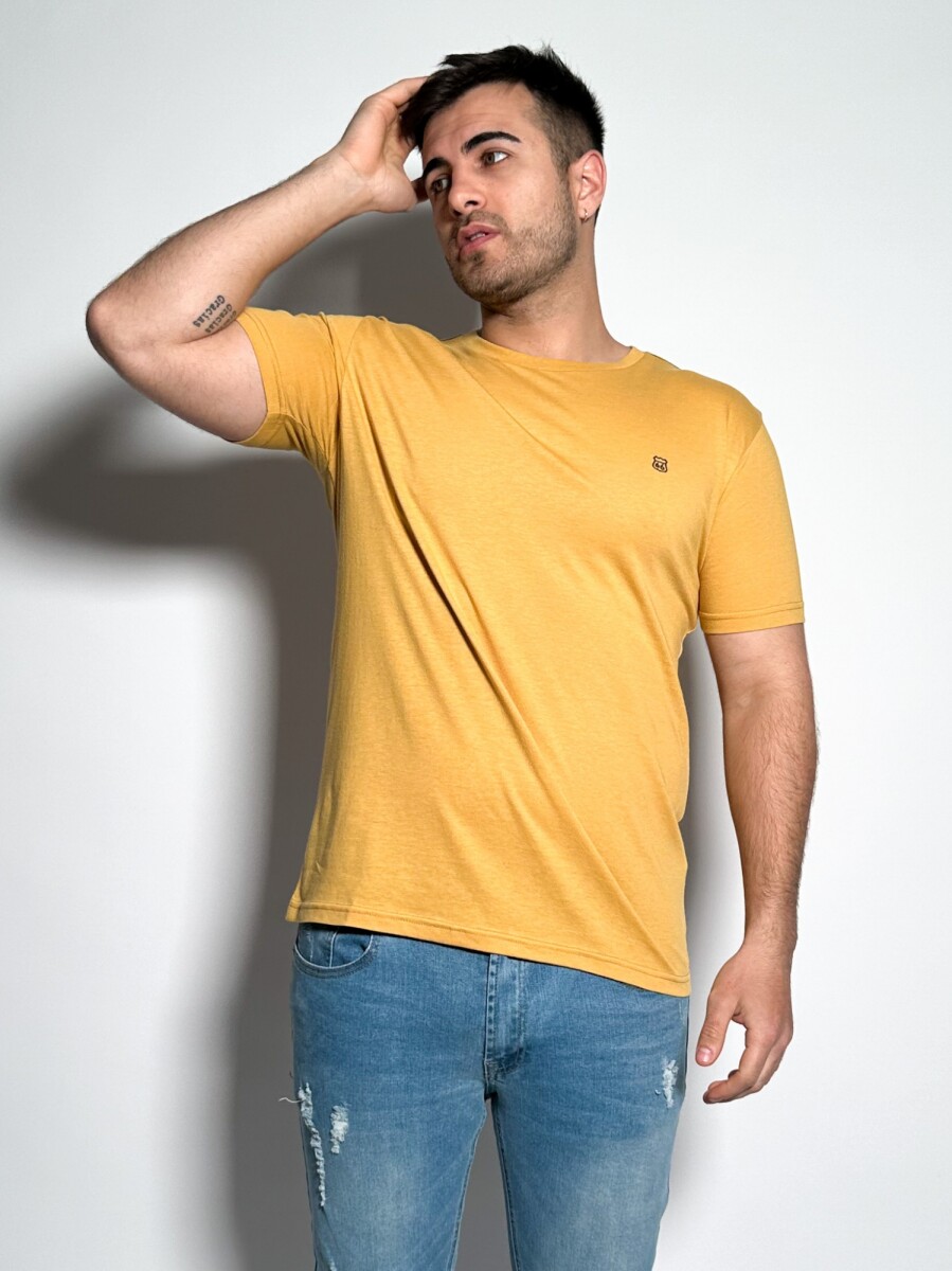 Remera Timo - Mostaza 