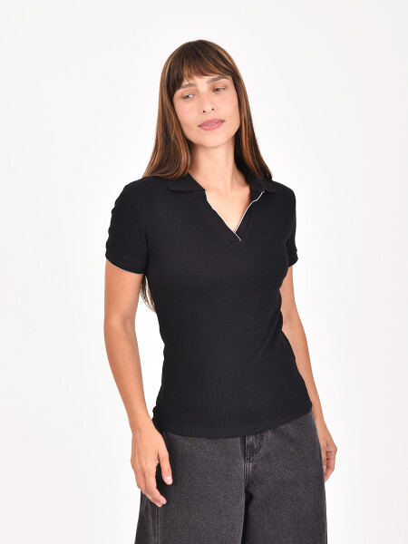 REMERA AKOTA NEGRO