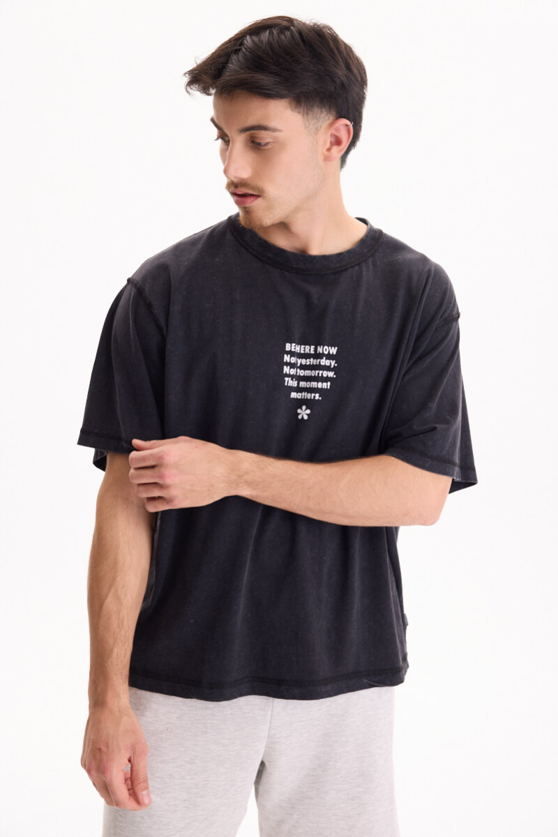 Remera Yesterday Negro