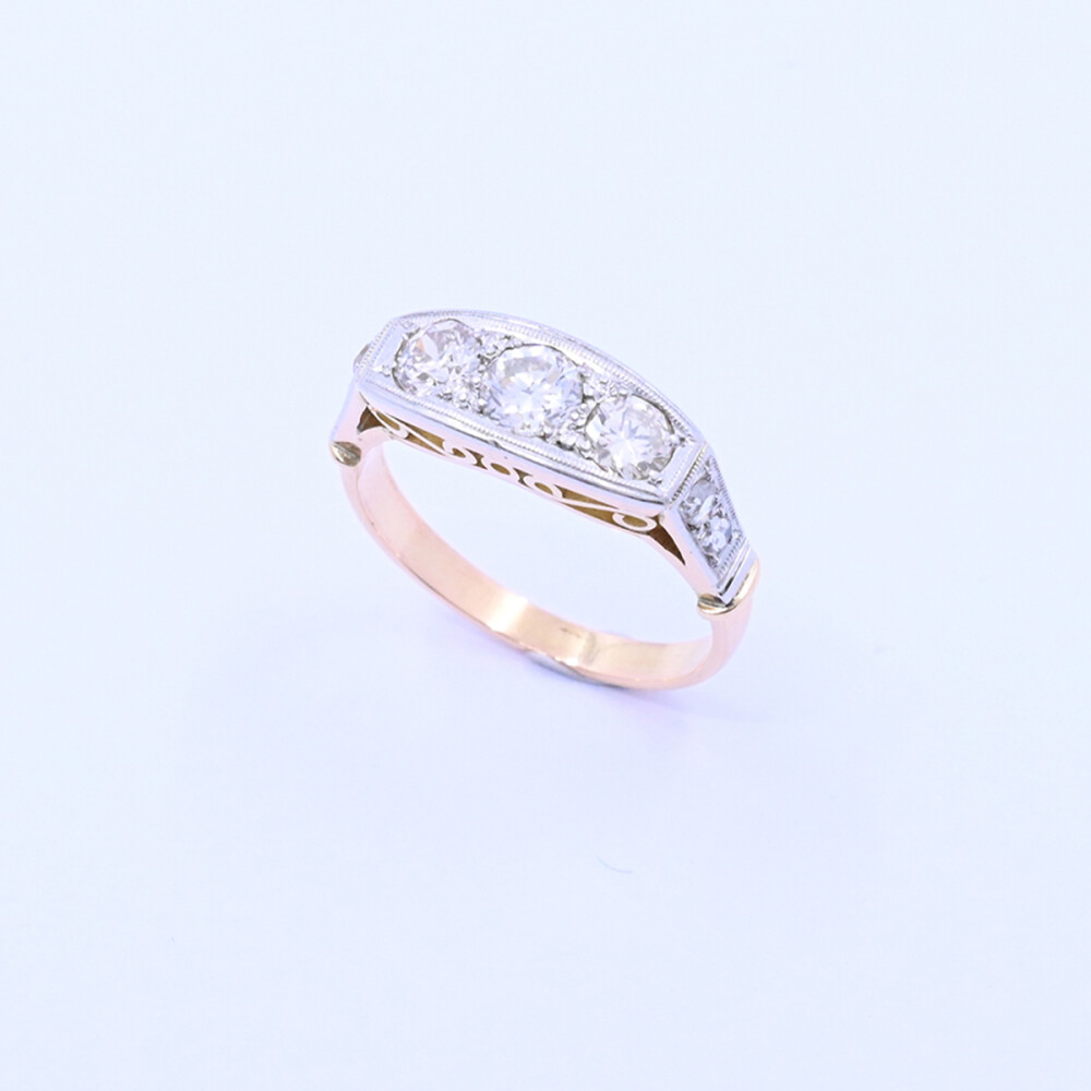 Anillo oro 18k 2 tonos con brillantes y diamantes. Anillo oro 18k 2 tonos con brillantes y diamantes.