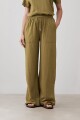 Pantalón con pretina elastizada verde oliva