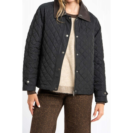 Campera Capitoneada Cuello Negro