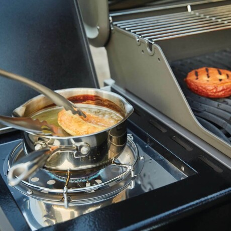 Parrilla a Gas Napoleon Rogue 425 SB Color Negro Parrilla a Gas Napoleon Rogue 425 SB Color Negro